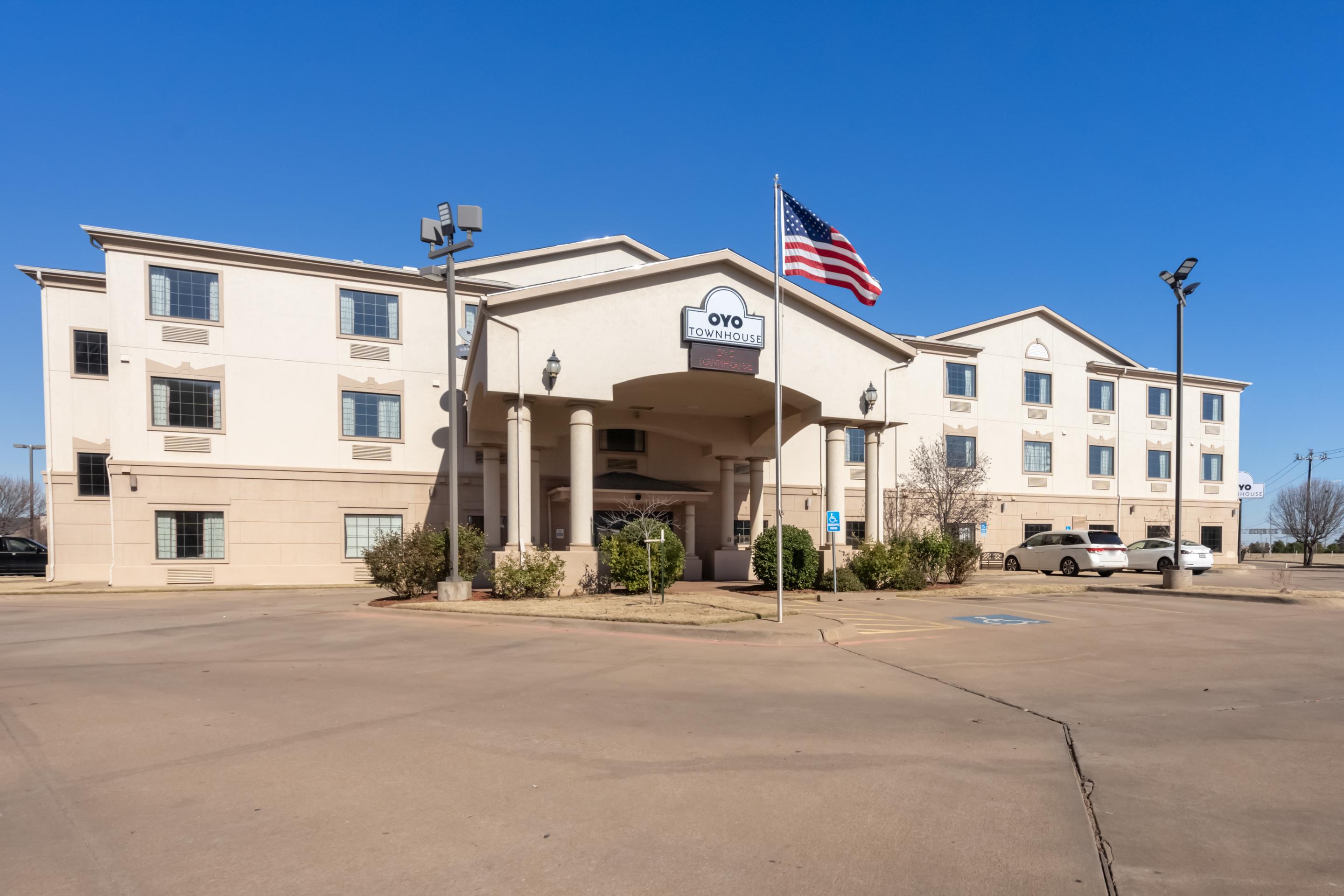 Baymont By Wyndham Wichita Falls Exterior photo