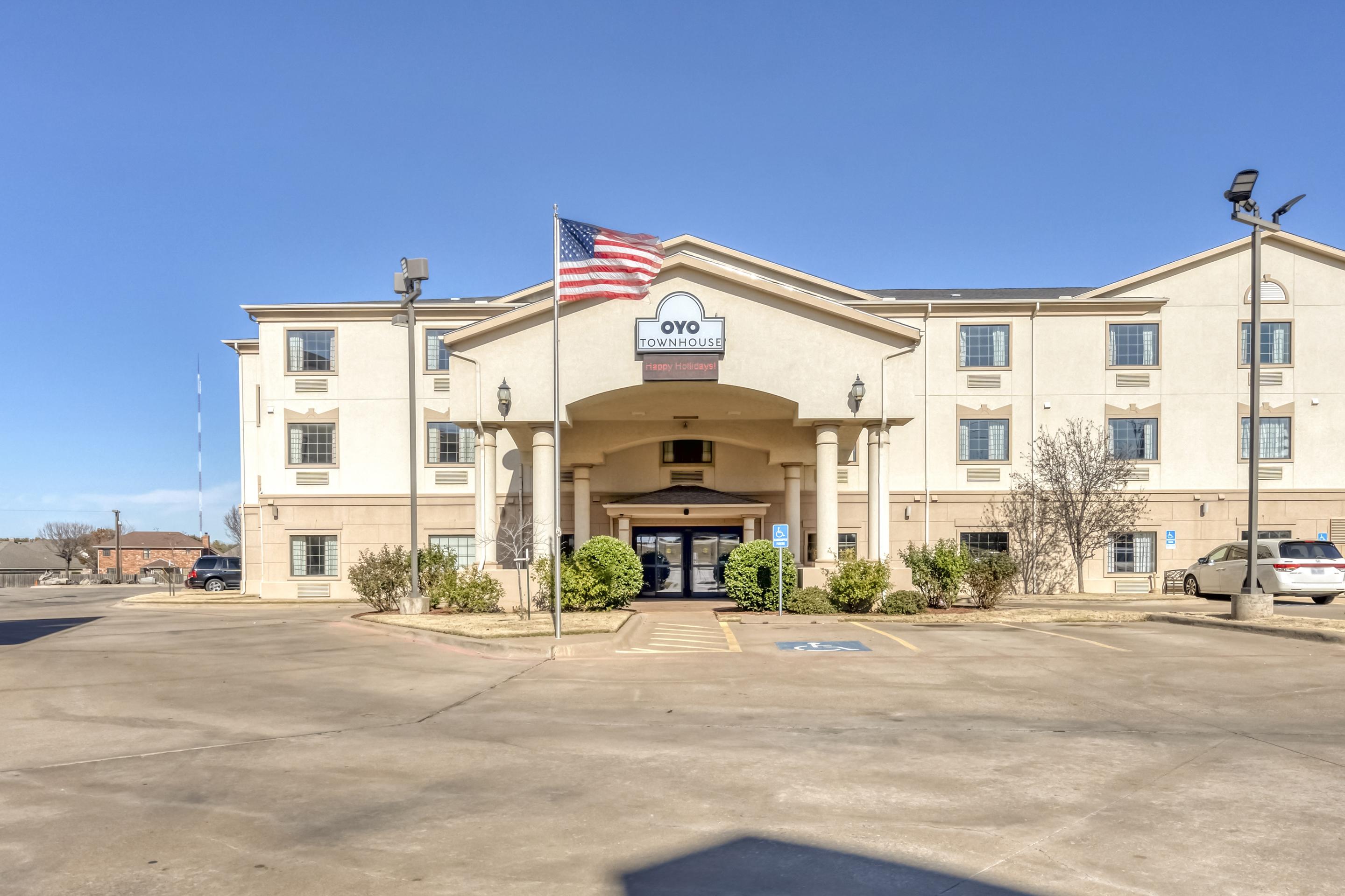 Baymont By Wyndham Wichita Falls Exterior photo